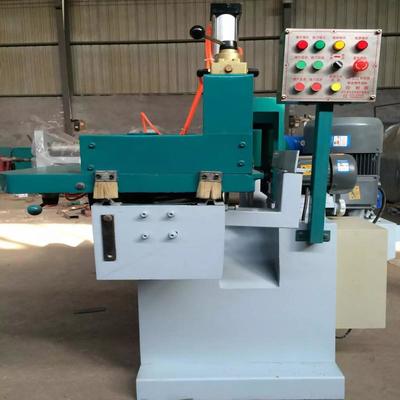 卓大機(jī)械梳齒接木機(jī)使用注意方式